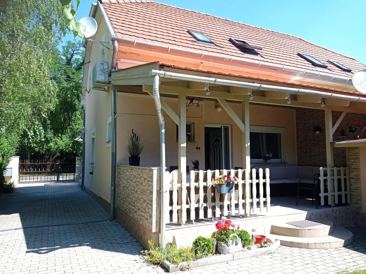 Sommer Ferienhaus บาลาตอนซาร์โซ ภายนอก รูปภาพ
